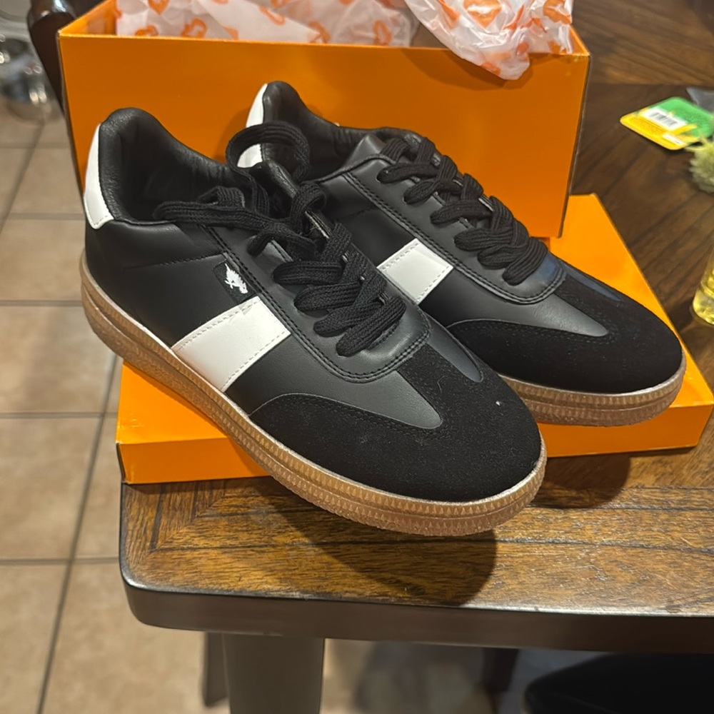 Rocket Dog Women's Moby Sneaker